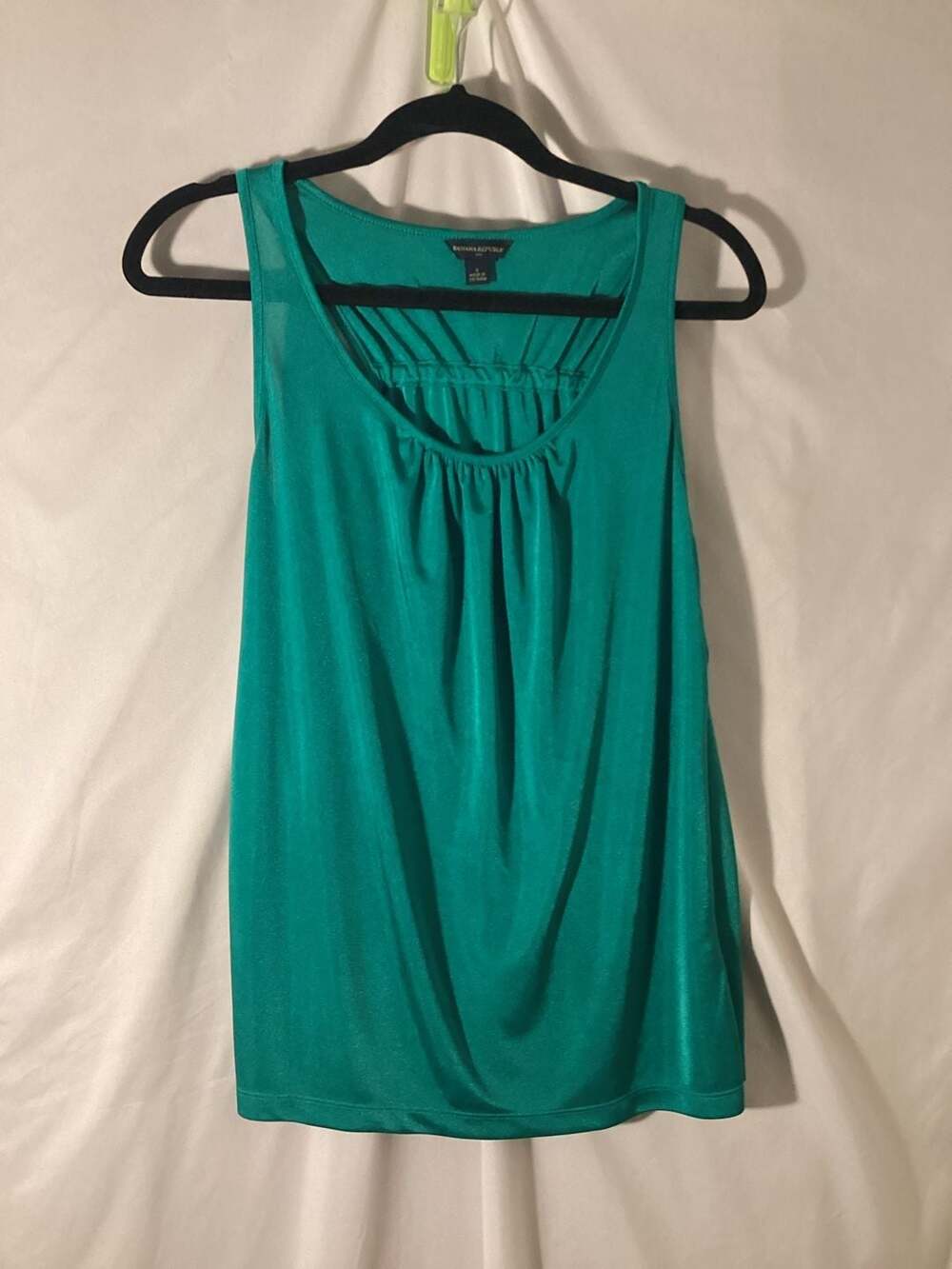 Banana Republic Green Sleeveless Ruched Scoop Neck Tank Top